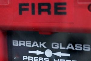 close up of a manual fire alarm